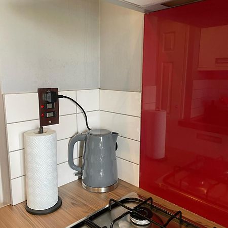 Top Floor 1 Bedroom Apartment With Views Over Лондон Экстерьер фото