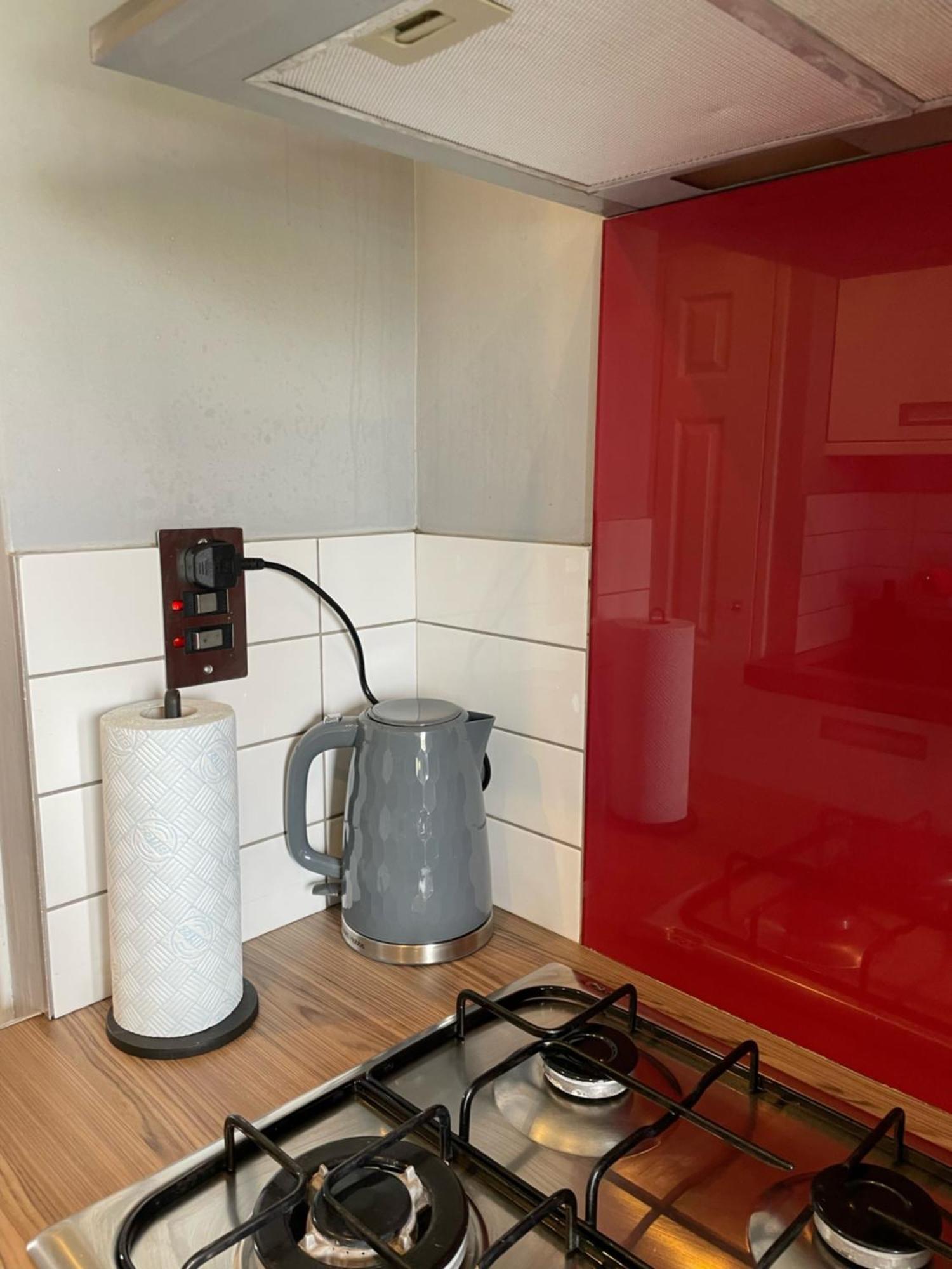 Top Floor 1 Bedroom Apartment With Views Over Лондон Экстерьер фото