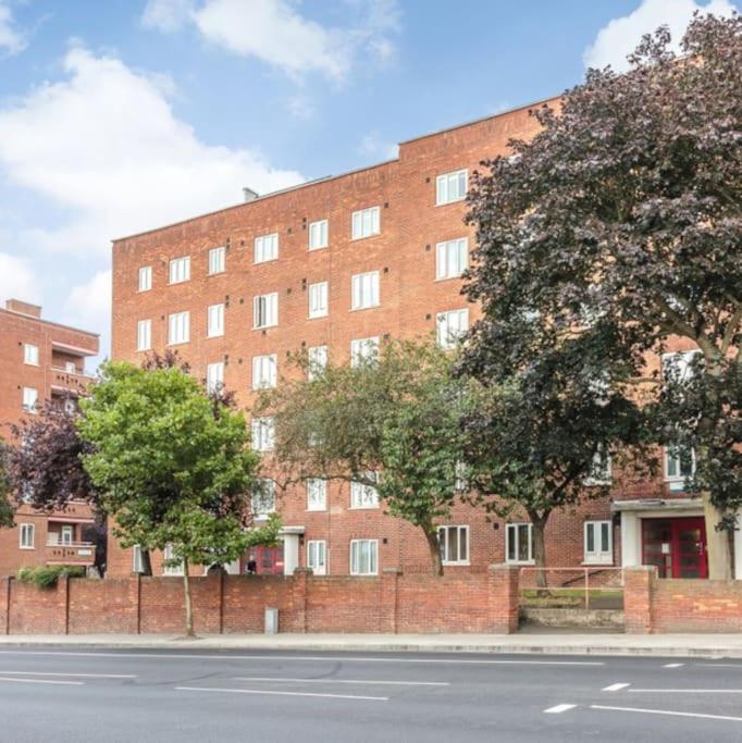 Top Floor 1 Bedroom Apartment With Views Over Лондон Экстерьер фото